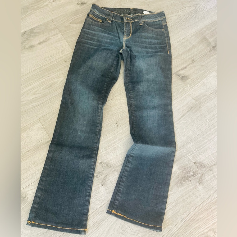 Buffalo David Britton Felow Small Bootcut Mid rise   Jeans.